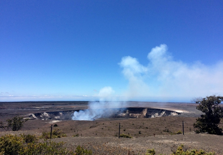Lava meets the sea, puts on fire-spitting show in Hawaii