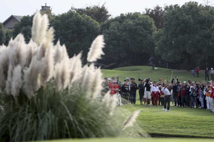 China swings back at golf, shutting down 111 courses