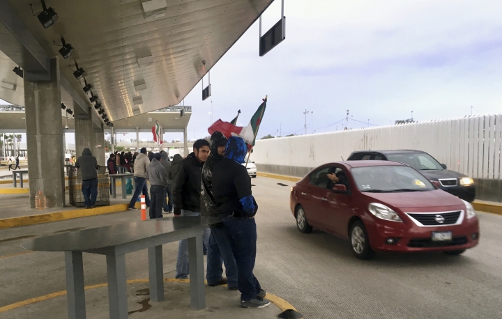 Q&amp;A: Protests over gas costs disrupt Mexico border crossings