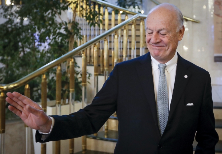 Syria powerbrokers endorse cease-fire deal at talks