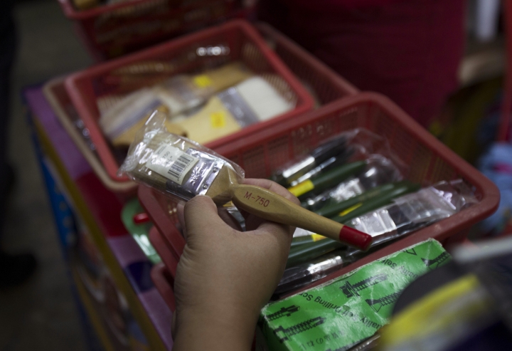 Malaysia seizes pig-hair brushes after Muslims complain