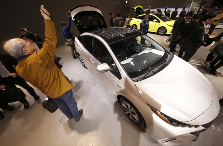 Toyota hopes revamped plug-in sells better than first model