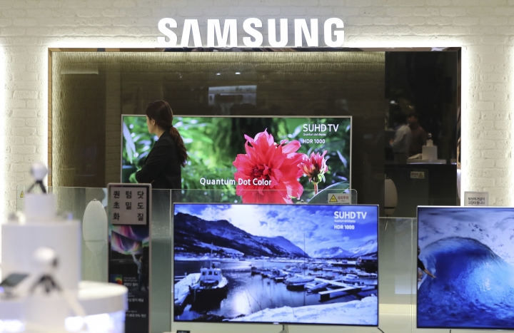 Samsung tips huge jump in profit despite corruption scandal