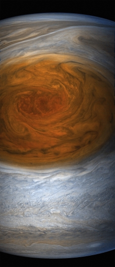 Spacecraft reveals beauty of solar system's biggest storm