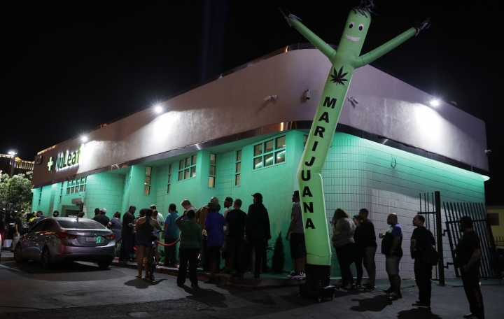Nevada adopts emergency rules to combat pot bottleneck