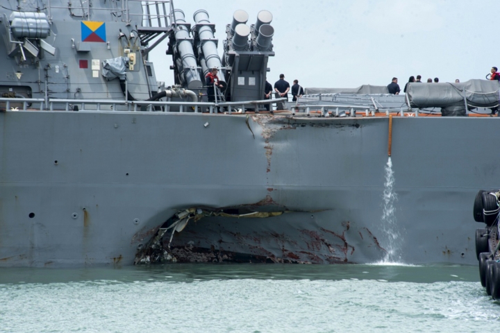 Navy orders 7th Fleet review amid search for 10 from McCain