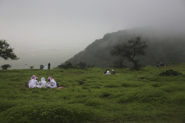 Oman's foggy cool monsoon season and festival draws tourists