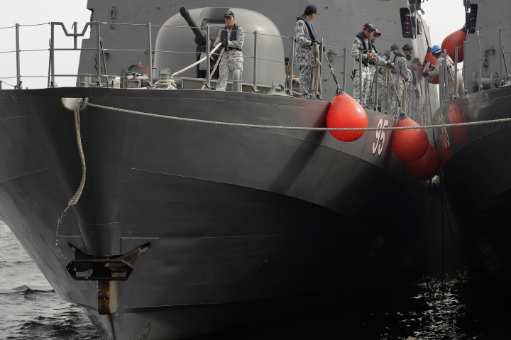 Navy ends sea search for McCain missing; confirms 1 death