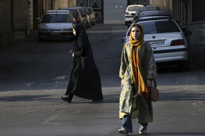 Chador in, hijab out: Iran VP's wardrobe draws criticism