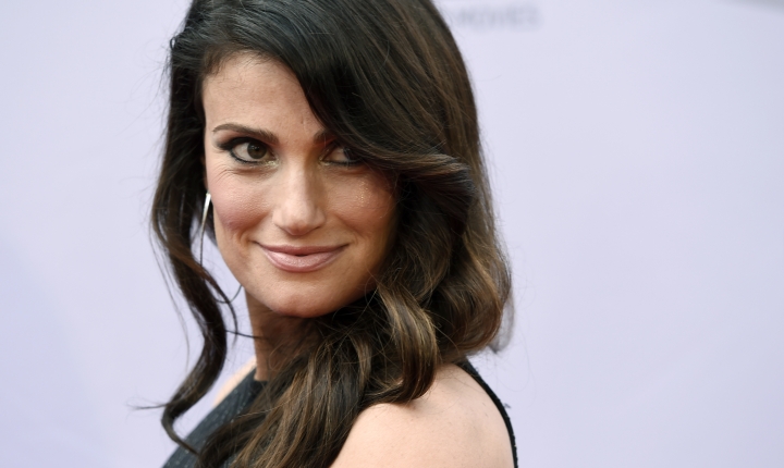 Idina Menzel marries one-time 'Rent' co-star Aaron Lohr