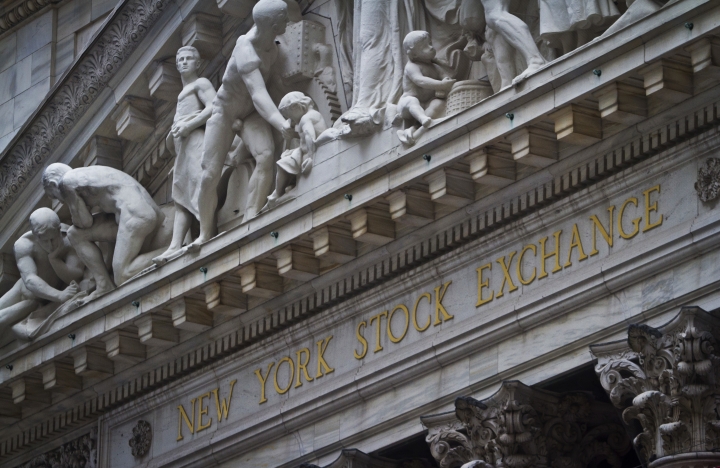Asian stocks mixed as investors turn focus on US tax reform