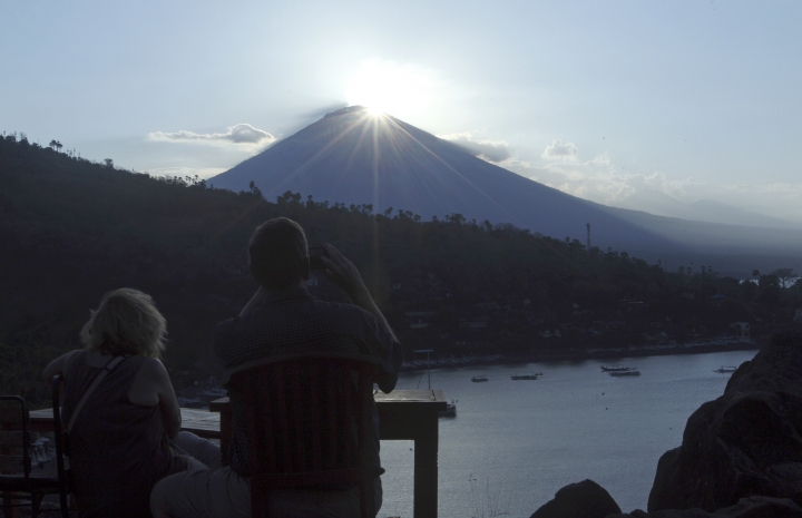 The Latest: Bali volcano exhibiting signs of unrest