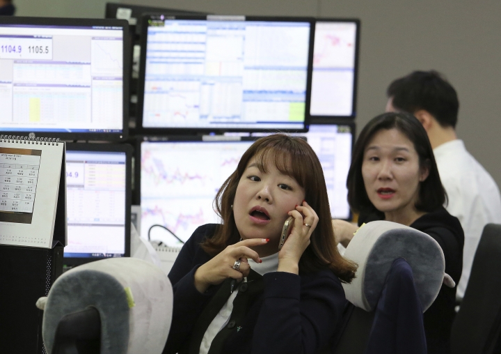 Asian stocks, oil prices steady