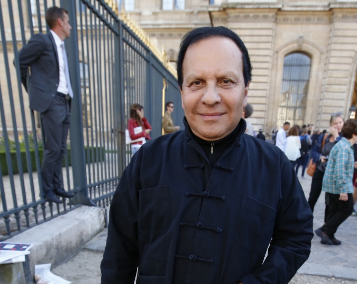 Designer Azzedine Alaia, known for clingy style, dies