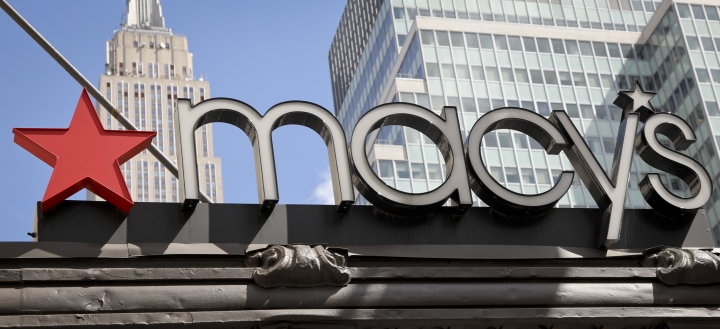 Macy's plans to hire 7,000 extra seasonal workers