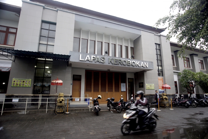 American man escapes from prison on Indonesia's Bali