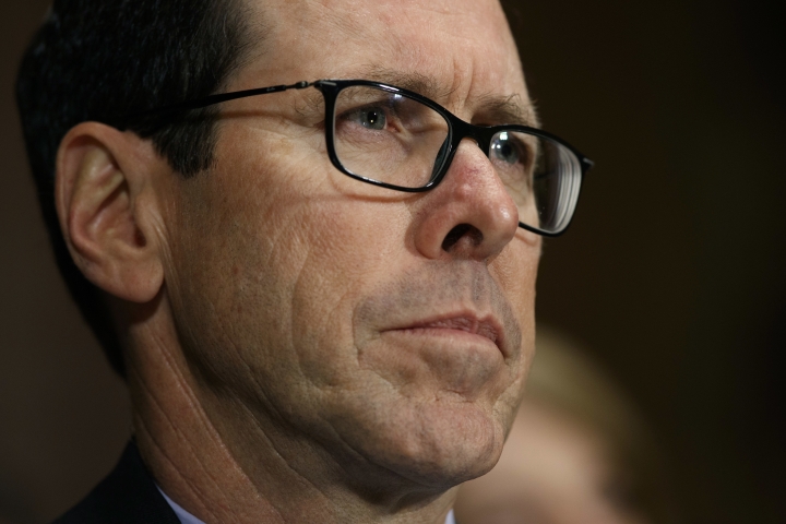 AT&amp;T $1,000 tax bonus came after exchange with union head