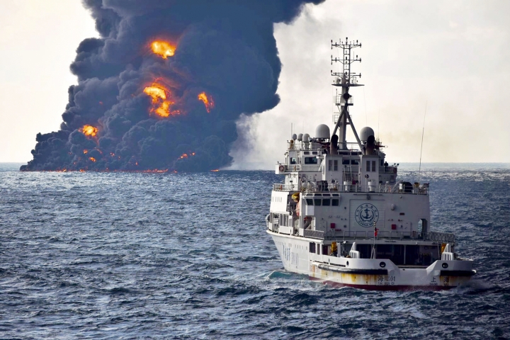 Oil spill from sunken tanker is expanding in East China Sea