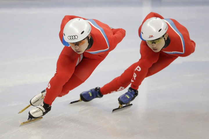 N. Korea Olympic skaters begin training in South, 1 injured